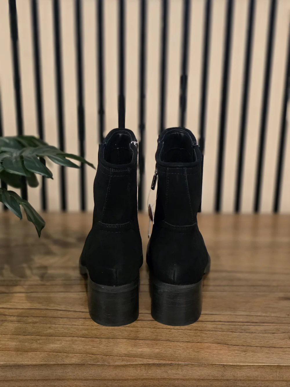 Blondo classic suede